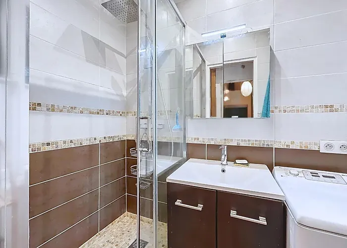 Апартаменты Charming 2room Flat Near Buttes-chaumont Париж