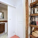 Апартаменты Charming 2room Flat Near Buttes-chaumont