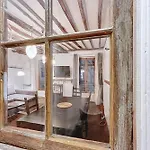 Апартаменты Charming 2room Flat Near Buttes-chaumont