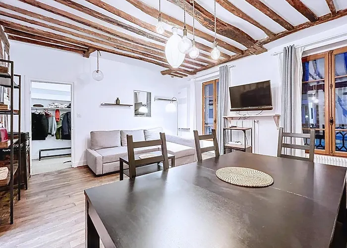 Charming 2room Flat Near Buttes-chaumont Paris